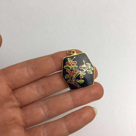 Vintage Black Floral Enamel Pendant - Picture 6 of 7